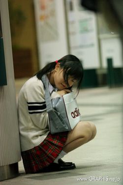 撕开奶罩揉吮奶头玩大胸直播
